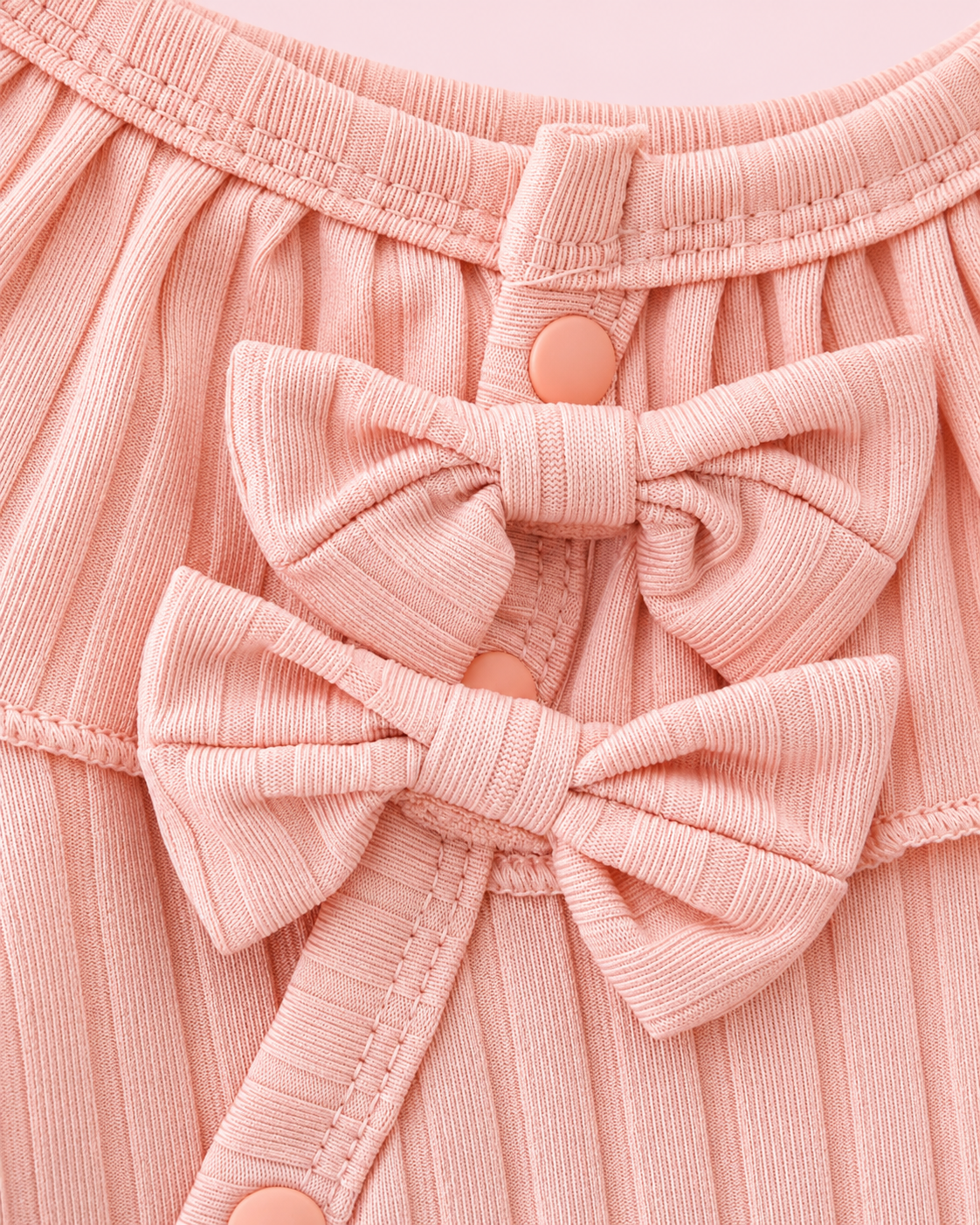 Double bow and gathered ruffle collar detail
